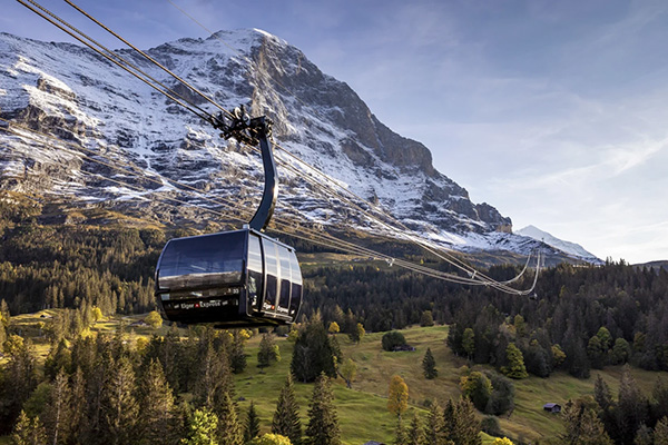 /material-alias/Swiss_img/Eiger express.jpg